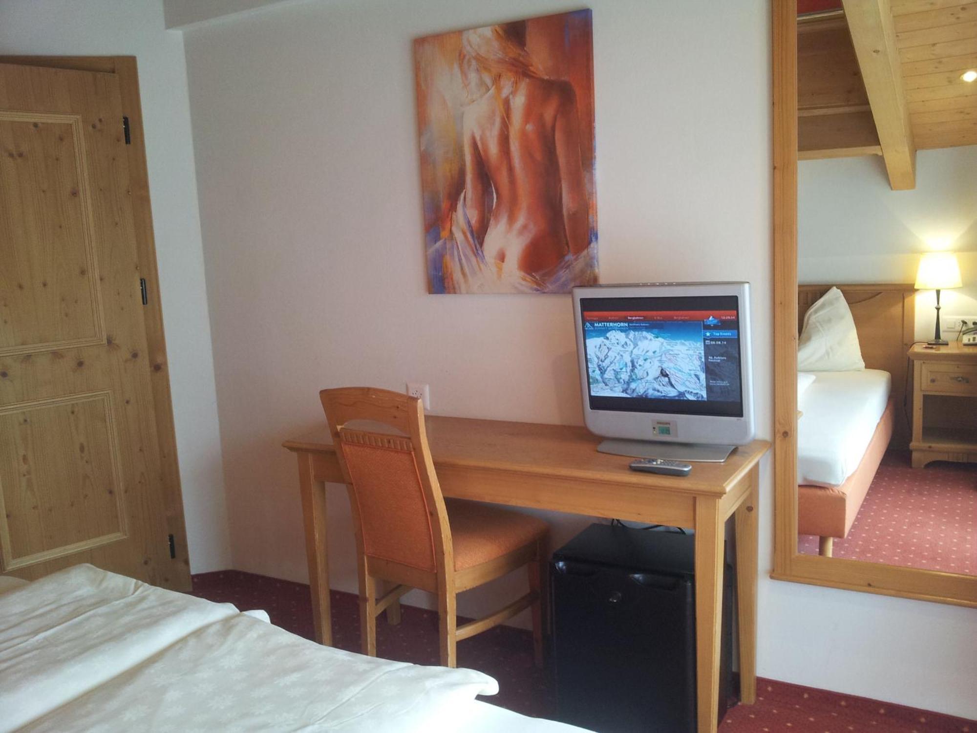 Hotel Dufour Chalet - Adults Only Церматт Номер фото